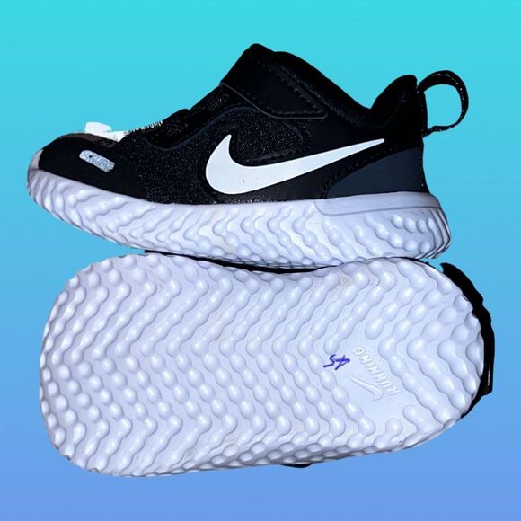 NWOB Toddler Nike Revolution 6 Hook N Loop Running Shoes Size 4C - Picture 6 of 6